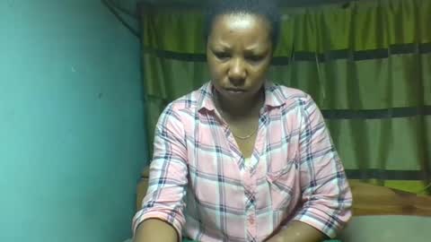 viviane0812 online show from October 2025 06:37:01 PM