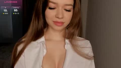 Snapshot of viviannayt chatting on October 2025 12:50:01 PM viviannayt online show from October 2025 12:50:01 PM