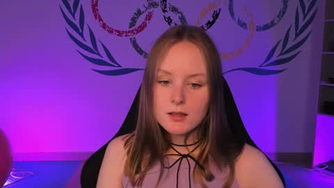 Vivien online show from December 2024 07:22:01 PM