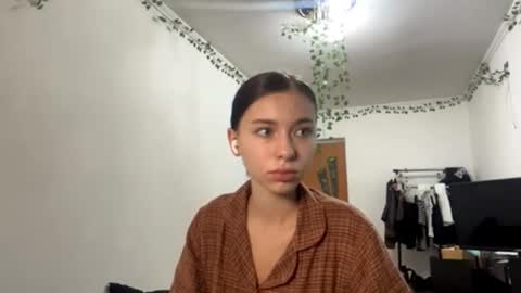 Snapshot of viviennebreihan chatting on November 2025 07:11:02 AM Vivi online show from November 2025 07:11:02 AM