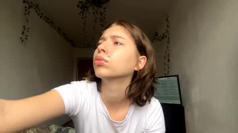 Snapshot of viviennebreihan chatting on November 2025 07:19:02 AM Vivi online show from November 2025 07:19:02 AM