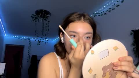 Snapshot of viviennebreihan chatting on November 2025 06:06:02 PM Vivi online show from November 2025 06:06:02 PM