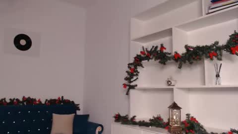 Vivienne online show from December 2024 06:39:01 PM