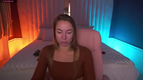 Snapshot of vixenmuse chatting on October 2025 08:42:01 PM Ur Lady online show from October 2025 08:42:01 PM