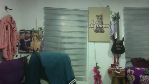 Snapshot of vl21cm chatting on September 2025 12:10:01 PM vl21cm online show from September 2025 12:10:01 PM