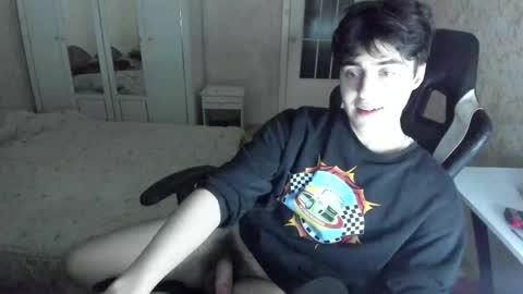 Snapshot of vlad1605 chatting on November 2025 11:04:02 PM Martin online show from November 2025 11:04:02 PM