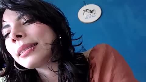 vodka girl online show from October 2025 05:43:01 PM