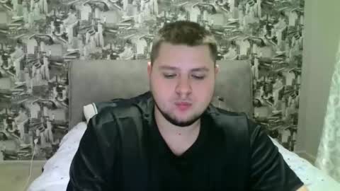 Volshebnik1302 online show from October 2025 07:38:02 PM