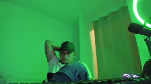 volt_boy57 online show from November 2025 05:50:02 AM