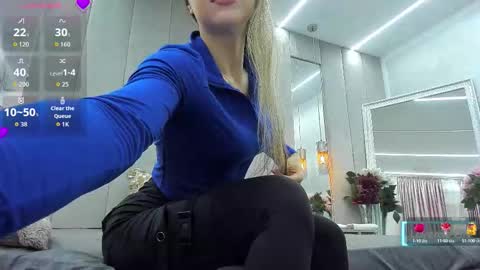 Snapshot of von_dee chatting on September 2025 05:22:01 AM von_dee online show from September 2025 05:22:01 AM