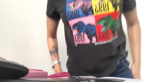 vsantini_ online show from March 2025 03:38:02 PM