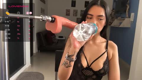 vsantini_ online show from March 2025 08:00:01 PM