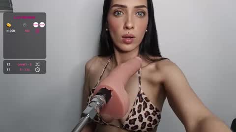 vsantini_ online show from September 2025 02:57:02 AM