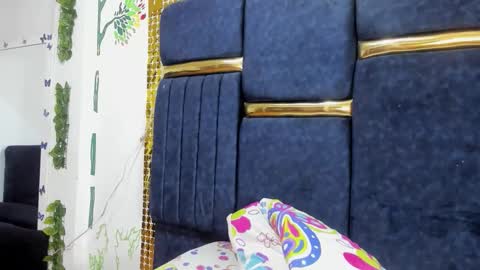 Snapshot of vskayper chatting on November 2025 07:49:02 PM skay online show from November 2025 07:49:02 PM