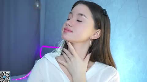 Snapshot of vvilly_wonka chatting on November 2025 01:39:02 AM Ethal - thank you for thumb up online show from November 2025 01:39:02 AM