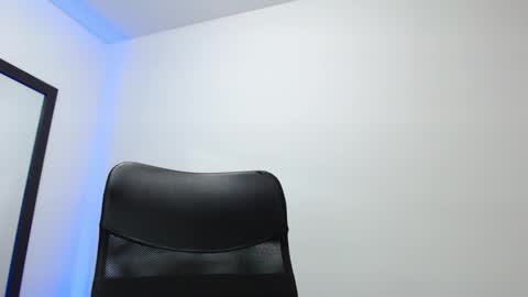 Snapshot of walter_brownn01 chatting on January 2025 02:22:02 AM WALTER BROWN online show from January 2025 02:22:02 AM