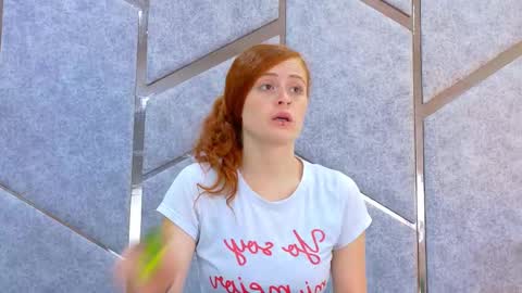 Wanda Robertss online show from October 2025 01:54:01 PM