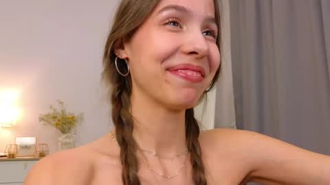 Snapshot of wanda_robinson chatting on January 2025 10:40:01 PM Wendy. Hello Honeys Ill see you 2nd 5th 7th this week love you3 online show from January 2025 10:40:01 PM