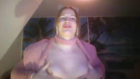 Emilia inst  online show from January 2025 10:46:01 PM