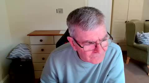Snapshot of wanttobefree22 chatting on October 2025 01:35:02 PM wanttobefree22 online show from October 2025 01:35:02 PM