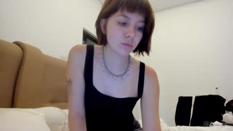 Snapshot of warm_june chatting on January 2025 09:45:02 AM June online show from January 2025 09:45:02 AM