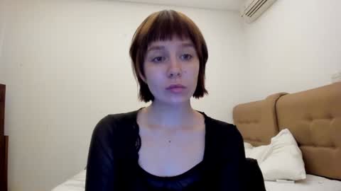 Snapshot of warm_june chatting on January 2025 09:19:02 PM June online show from January 2025 09:19:02 PM