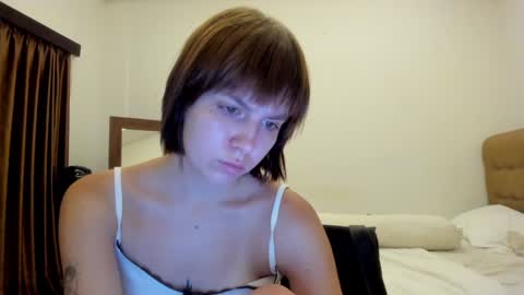 Snapshot of warm_june chatting on February 2025 09:52:01 PM June online show from February 2025 09:52:01 PM