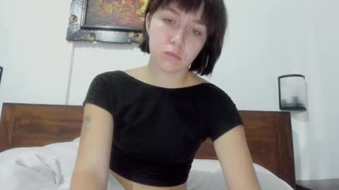 Snapshot of warm_june chatting on February 2025 10:39:02 PM June online show from February 2025 10:39:02 PM