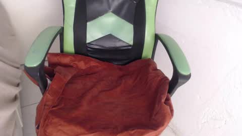 Trixie 3 online show from October 2025 01:09:01 PM