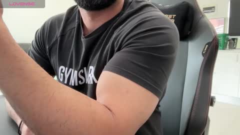 Snapshot of weaponx1 chatting on October 2025 01:03:01 AM Weapon X online show from October 2025 01:03:01 AM