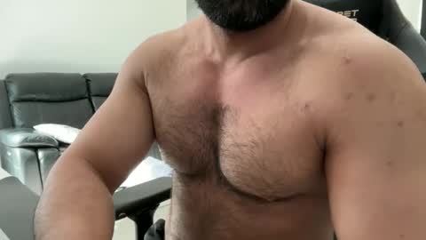 Snapshot of weaponx1 chatting on October 2025 10:32:02 PM Weapon X online show from October 2025 10:32:02 PM