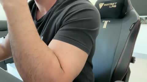 Snapshot of weaponx1 chatting on October 2025 03:47:02 AM Weapon X online show from October 2025 03:47:02 AM