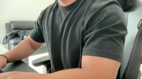 Snapshot of weaponx1 chatting on October 2025 12:25:02 AM Weapon X online show from October 2025 12:25:02 AM