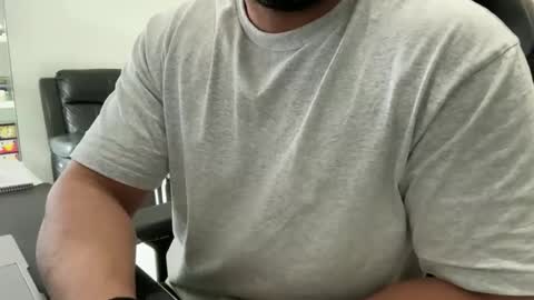 Snapshot of weaponx1 chatting on November 2025 02:43:02 AM Weapon X online show from November 2025 02:43:02 AM