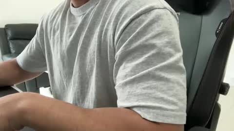 Snapshot of weaponx1 chatting on November 2025 02:17:02 AM Weapon X online show from November 2025 02:17:02 AM