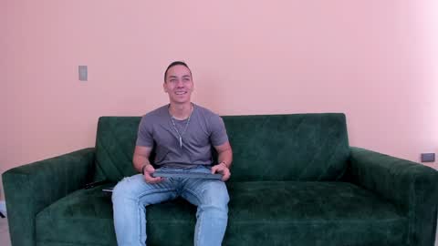 Jhonny Dick  his neighbors. online show from December 2024 07:46:02 PM
