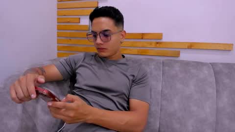 Jhonny Dick  his neighbors. online show from September 2025 07:29:01 PM