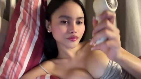 Snapshot of webcammaggie chatting on October 2025 04:27:01 PM Maggie online show from October 2025 04:27:01 PM