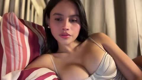 Snapshot of webcammaggie chatting on October 2025 04:42:02 PM Maggie online show from October 2025 04:42:02 PM