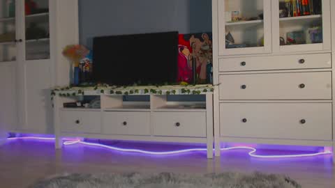 Snapshot of weed_princesss chatting on December 2024 08:04:01 PM moon online show from December 2024 08:04:01 PM