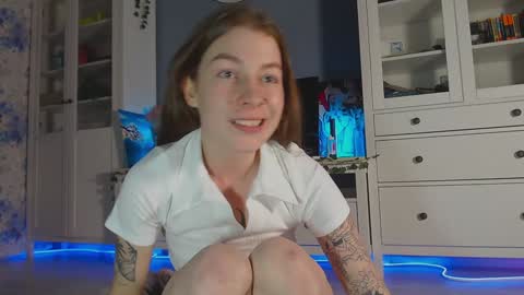 Snapshot of weed_princesss chatting on December 2024 03:42:02 PM moon online show from December 2024 03:42:02 PM