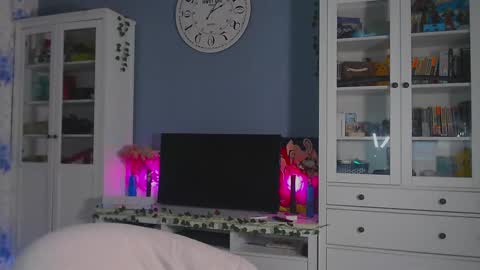 Snapshot of weed_princesss chatting on February 2025 03:23:02 PM moon online show from February 2025 03:23:02 PM