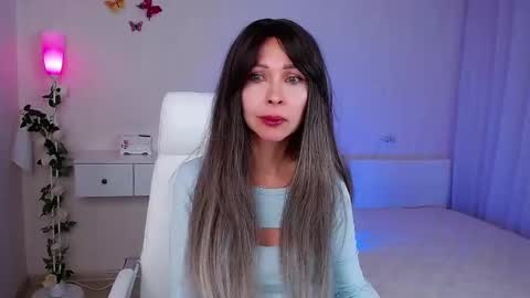 Wendi Foster online show from September 2025 07:19:02 PM