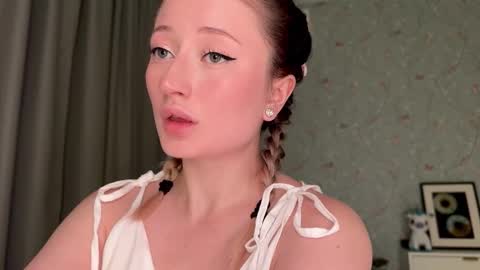 Daisy    online show from October 2025 05:04:02 PM