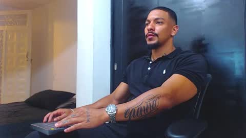 Snapshot of wesleyrogger chatting on October 2025 10:18:02 PM Wesley Rogger online show from October 2025 10:18:02 PM