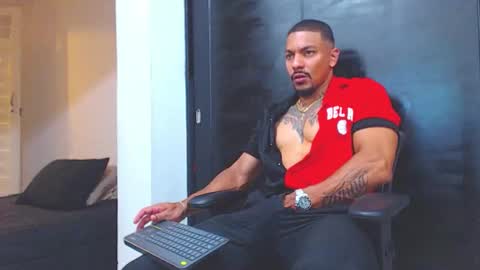 Snapshot of wesleyrogger chatting on October 2025 10:21:02 PM Wesley Rogger online show from October 2025 10:21:02 PM