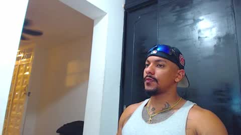 Snapshot of wesleyrogger chatting on October 2025 10:32:02 PM Wesley Rogger online show from October 2025 10:32:02 PM