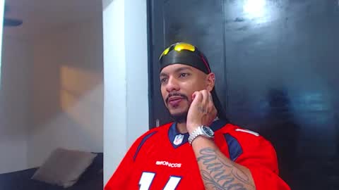 Snapshot of wesleyrogger chatting on October 2025 09:00:02 PM Wesley Rogger online show from October 2025 09:00:02 PM