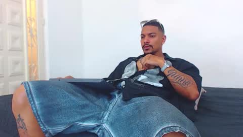 Snapshot of wesleyrogger chatting on October 2025 05:19:01 PM Wesley Rogger online show from October 2025 05:19:01 PM