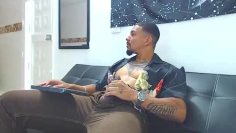 Snapshot of wesleyrogger chatting on November 2025 10:21:02 PM Wesley Rogger online show from November 2025 10:21:02 PM